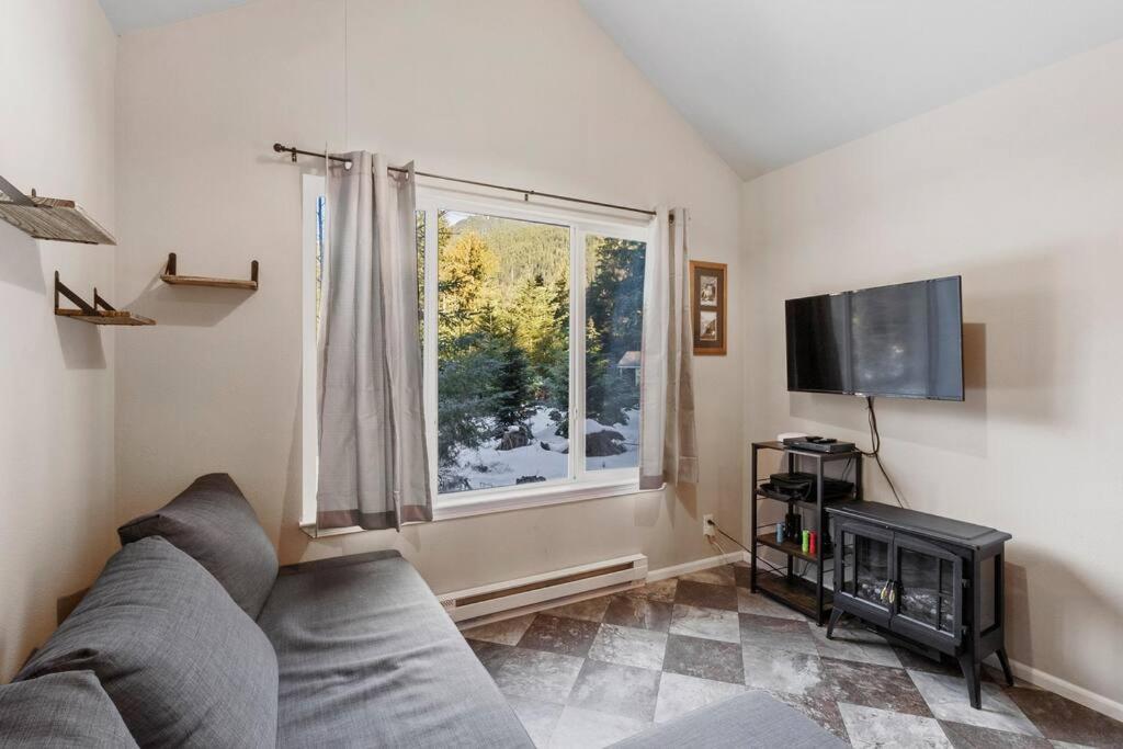 Cozy Tiny Home Steps Away From Mt. Rainier Ashford Eksteriør billede