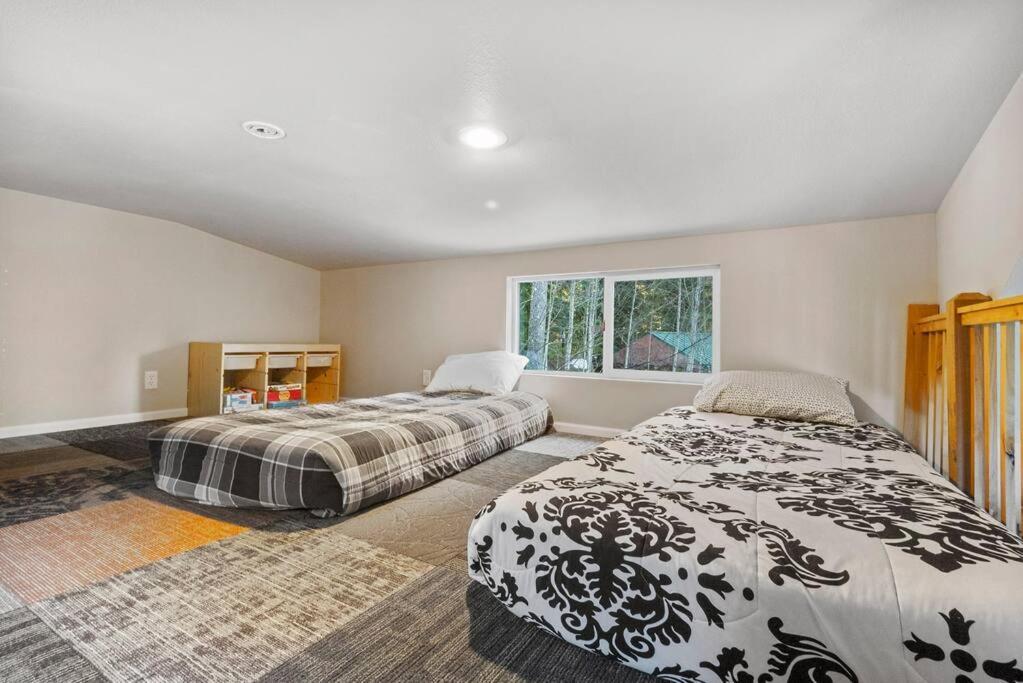 Cozy Tiny Home Steps Away From Mt. Rainier Ashford Eksteriør billede